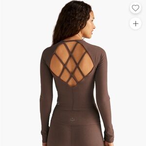 NWT Beyond Yoga cropped long sleeve top